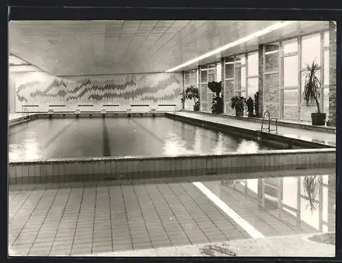 AK Klink /Kr. Waren, FDGB-Ferienobjekt, Erholungsheim Herbert Warnke, Schwimmhalle