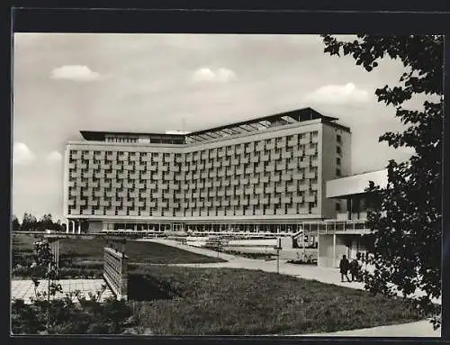 AK Klink /Kr. Waren /Müritz, FDGB-Ferienobjekt Erholungsheim Hotel Herbert Warnke, Totalansicht