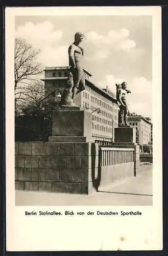 AK Berlin, Blick von der Deutschen Sporthalle in die Stalinallee