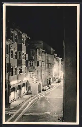 AK Bozen, Rathausplatz bei Nacht