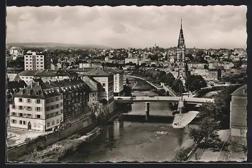 AK Pforzheim, Stadtansicht mit Flusspartie und Kirche