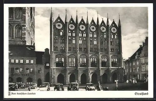 AK Stralsund, Strassenpartie am Rathaus