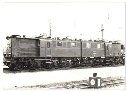 Fotografie Horst Golzsch, Leipzig, Deutsche Reichsbahn DDR, E-Lokomotive Nr. E9503