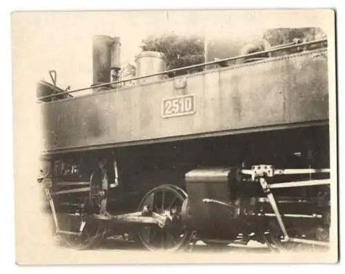 Fotografie deutsche Eisenbahn, Dampflok, Lokomotive Nr. 2510, Detail der Schubstangen