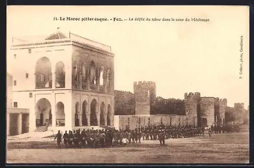 AK Fez, Le defile du tabor dans la cour du Méchouar