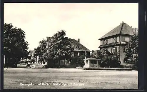 AK Henningsdorf bei Berlin, Wattstrasse mit Brunnen