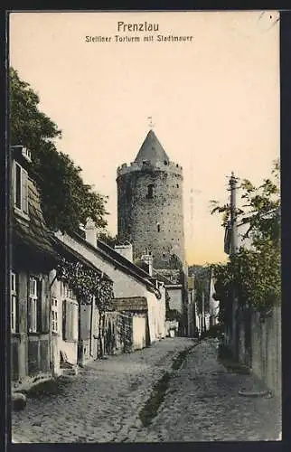 AK Prenzlau, Stettiner Tortum mit Stadtmauer