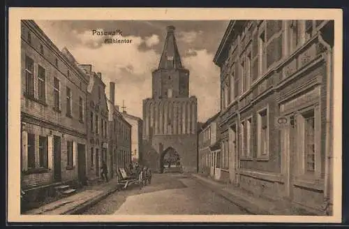 AK Pasewalk, Mühlentor in der Bahnhofstrasse