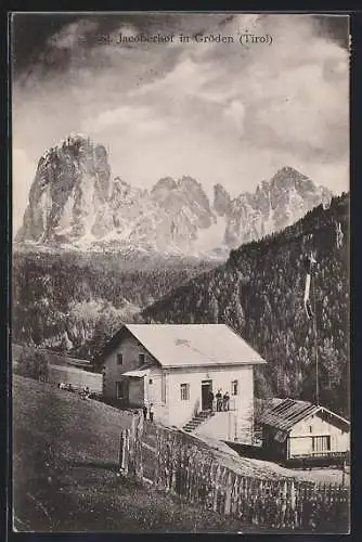 AK St. Ulrich in Gröden, St. Jacoberhof mit Bergpanorama