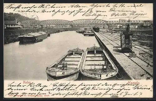 AK Hameln, Hafenpartie mit Frachtern u. Brücke, Uferbahn