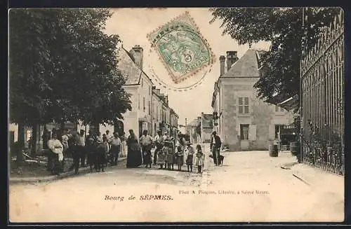 AK Sépmes, Bourg de Sépmes, Strassenpartie mit Passanten