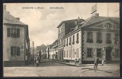 AK Engers a. Rhein, Schlossstrasse, Kreuzung mit Hotel zur Römerbrücke