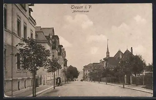 AK Treuen i. V., Moltkestrasse mit Turmgebäude