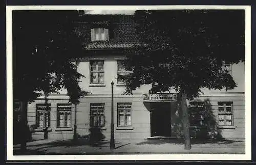 AK Uelzen i. H., Das Gasthaus Stadt Frankfurt, Inh. Ww. A. Hennecke