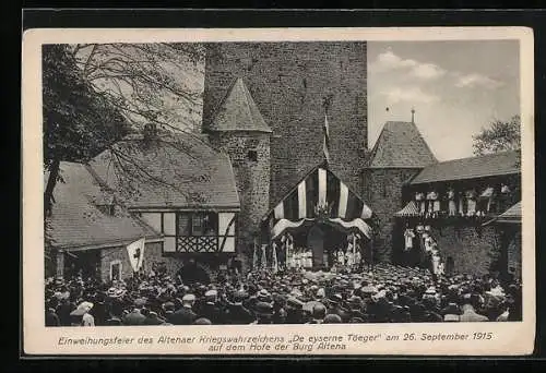 AK Altena, Einweihungsfeier des Kriegswahrzeichens De eyserne Töeger am 26.09.1915 auf dem Burghof, Nagelung