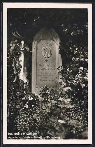 Foto-AK Das Grab der Dichterin Annette von Droste-Hülshoff in Meersburg