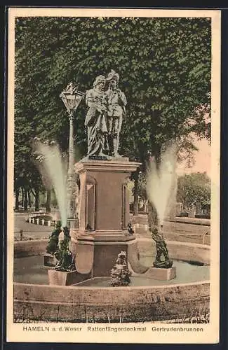 AK Hameln a. d. Weser, Rattenfängerdenkmal Gertrudenbrunnen