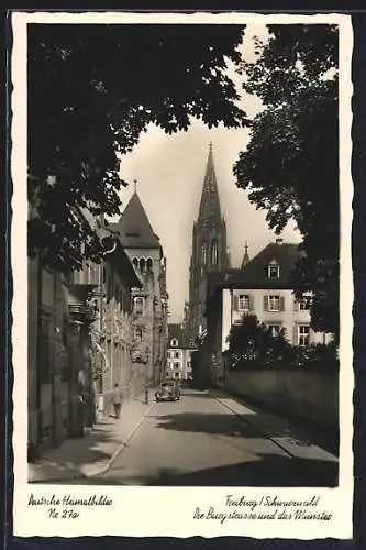 AK Freiburg /Schwarzwald, Blick durch die Burgstrasse auf das Münster