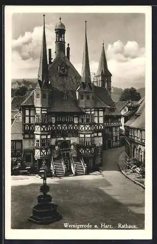 AK Wernigerode /Harz, Rathaus und Brunnen, von oben gesehen