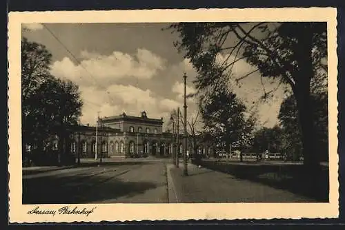 AK Dessau, Blick zum Bahnhofsgebäude