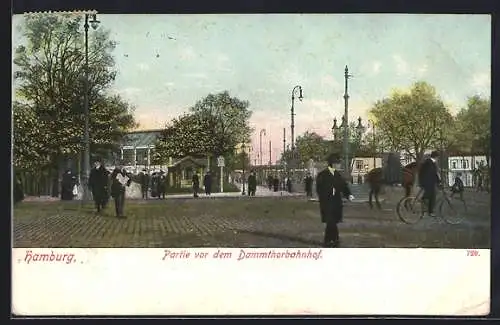 Lithographie Hamburg-Rotherbaum, Passanten vor dem Dammthorbahnhof