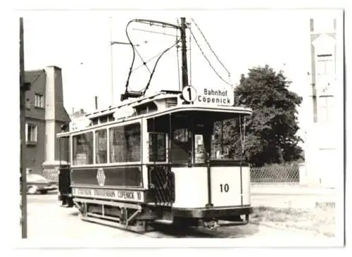 Fotografie Horst Golzsch, Leipzig, Ansicht Berlin, Strassenbahn-Triebwagen Nr. 10 der Linie 1 Richtung Köpenick