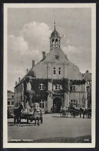 AK Wolgast, Rathaus mit Pferdekutschen