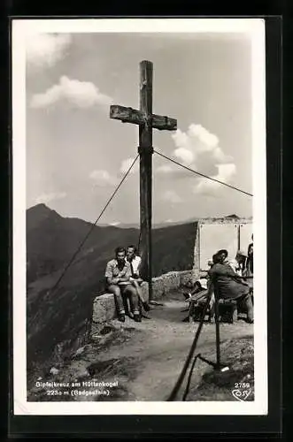 AK Wanderer am Gipfelkreuz des Hüttenkogel