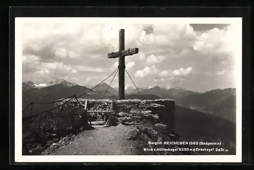 AK Reicheben /Badgastein, Das Gipfelkreuz auf dem Hüttenkogel, gegen Graukogel