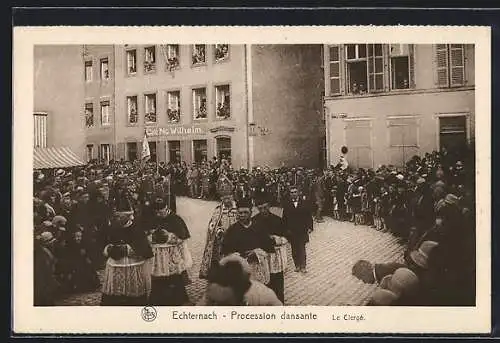 AK Echternach, Procession dansante, le Clerge