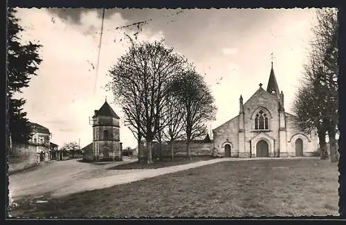 AK La Tour Saint-Gelin /Indre-et-Loire, L`Église et la Tour