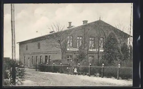 AK Bebensee, Gasthof Karl Müller mit Strassenpartie