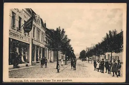 AK Bergheim /Erft, Strassenpartie mit Ausstattungs-Geschäft Constantin Graf vom alten Kölner Tor aus gesehen