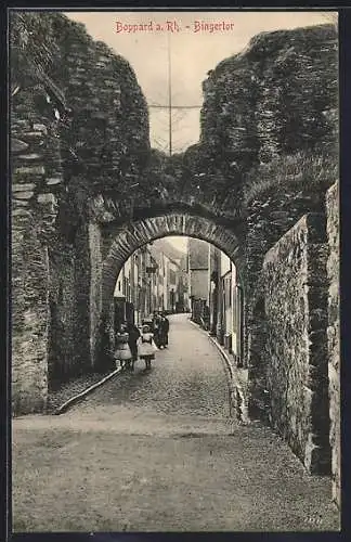 AK Boppard a. Rh., Blick durch das Bingertor, Strassenansicht