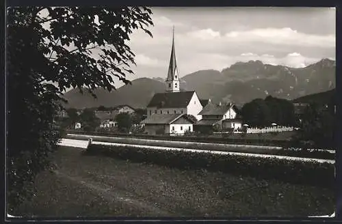 AK Frasdorf /Bayer. Alpen, Ortspartie mit Kirche