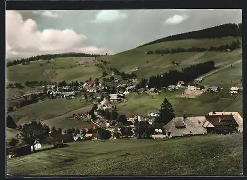 AK Todtnauberg /Schwarzwald, Ortsansicht mit Blick zum Ratschert