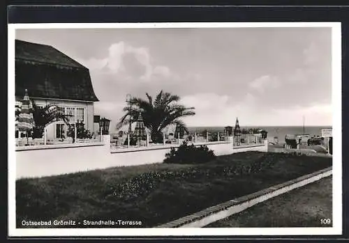 AK Grömitz /Ostsee, Gaststätte Strandhalle, Terrasse mit Seeblick