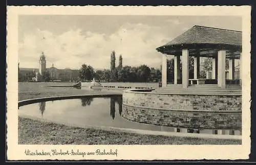 AK Wiesbaden, Blick auf die Herbert-Anlage am Bahnhof