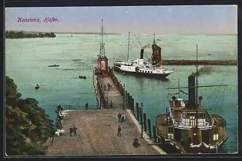 AK Konstanz, Hafen mit einfahrendem Dampfer