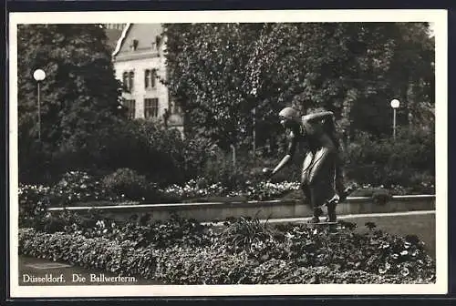 AK Düsseldorf, Statue die Ballwerferin