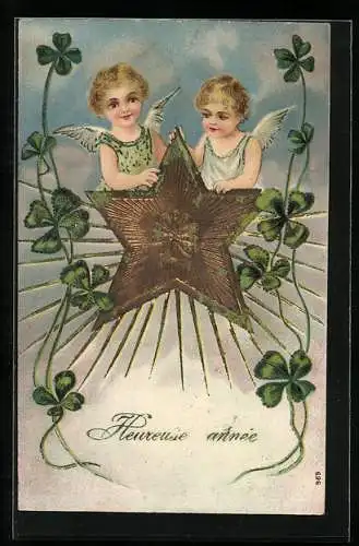 Präge-AK Kleine Neujahrsengel mit goldenem Stern und Kleeblättern