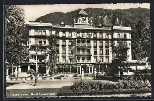 AK Interlaken, Hotel Schweizerhof mit Anlagen