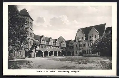 AK Halle a. S., Moritzburg, Im Burghof