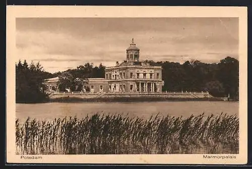 AK Potsdam, Marmorpalais vom Wasser aus