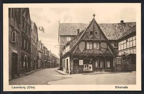 AK Lauenburg /Elbe, Elbstrasse, Ecke mit Elektro-Installations-Geschäft Meusing