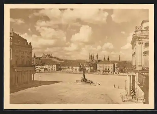 AK Würzburg, Blick vom Ehrenhof der Residenz auf Dom und Festung Marienberg