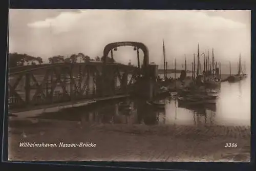 AK Wilhelmshaven, Nassau-Brücke mit Schiffen