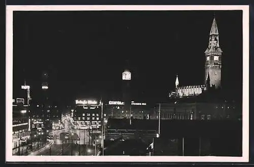 AK Kopenhagen, Der Rathausplatz bei Nacht