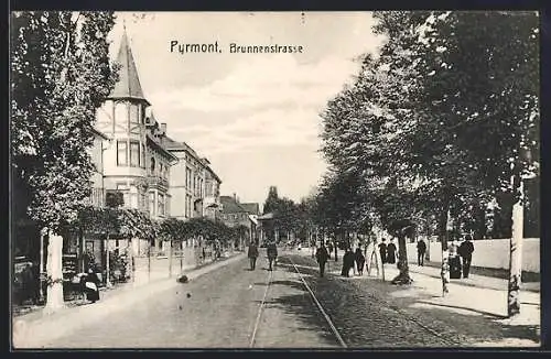 AK Pyrmont, Belebte Szene in der Brunnenstrasse