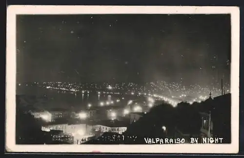 AK Valparaiso, Stadtansicht bei Nacht